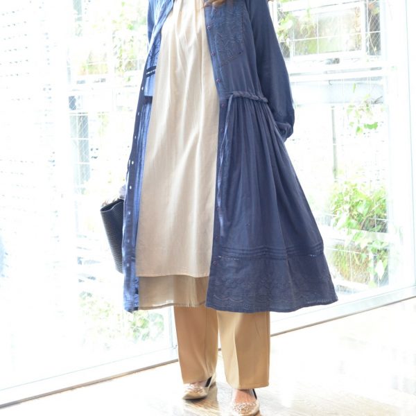 TOPS：刺繍マオカラーワンピ