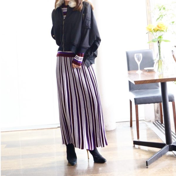 TOPS：ニットスカート