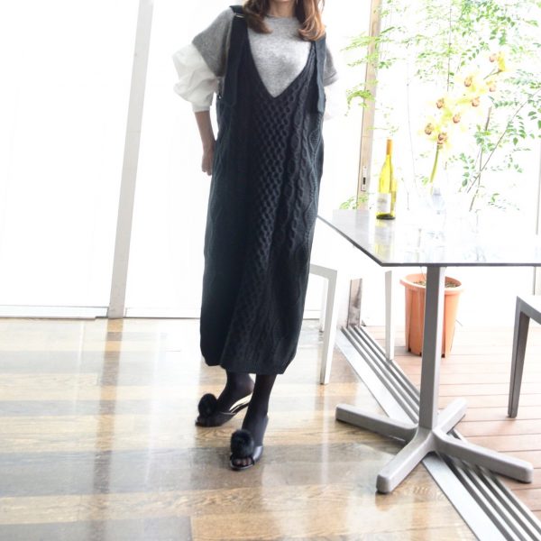 TOPS：ニットジャンバースカート
