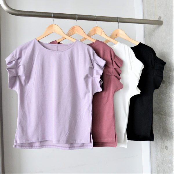 TOPS：袖タック入りＴシャツ