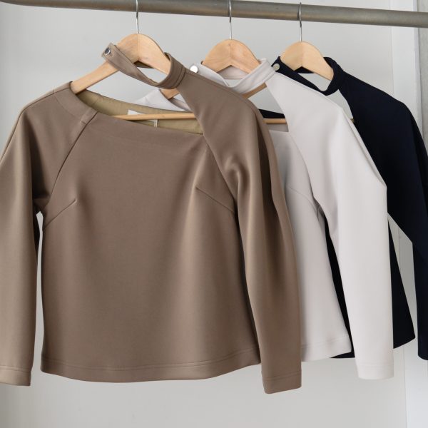 TOPS：チョーカー付きブラウス　VV-54